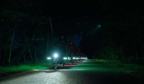 Koeriers Groenbezorgen zijn nu soort rijdende kerstboom, clipje knipoogt naar Coca-Cola